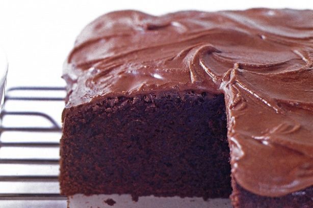 Quick-mix chocolate cake